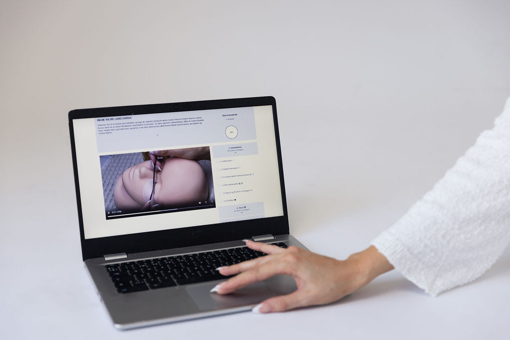 ONLINE VOLUME LASHES KURSUS